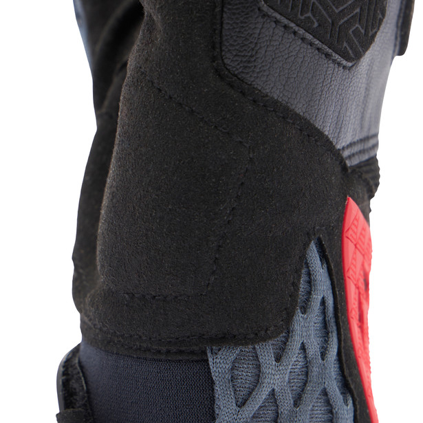 air-maze-unisex-gloves-black-iron-gate image number 9